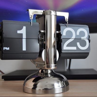 Flip Digital Clock Small Scale Table Clock Retro Flip Clock